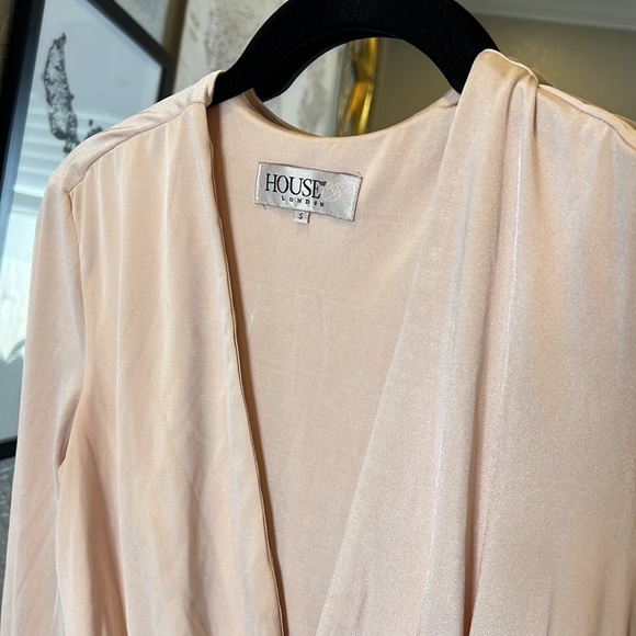 House of CB ‘Naiara’ Blush Cape Gown NWOT - Picture 7 of 10